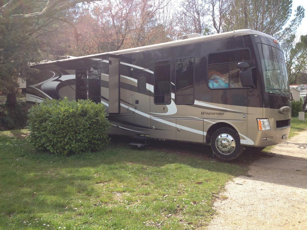 Camping La Vidaresse Hotel Sainte-Anastasie-sur-Issole Eksteriør billede
