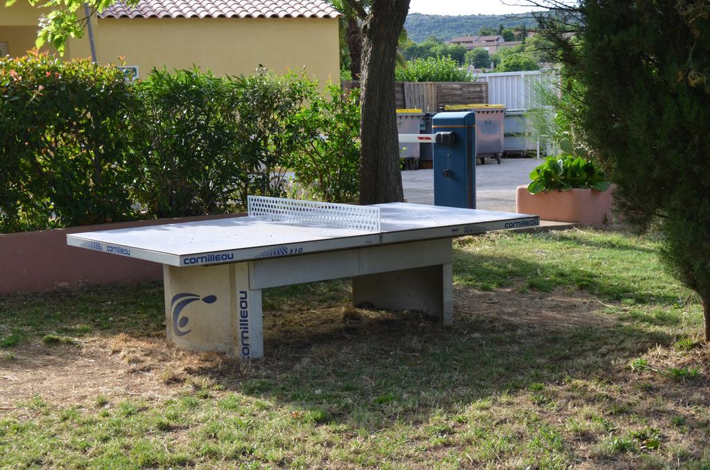 Camping La Vidaresse Hotel Sainte-Anastasie-sur-Issole Eksteriør billede