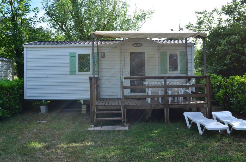 Camping La Vidaresse Hotel Sainte-Anastasie-sur-Issole Eksteriør billede