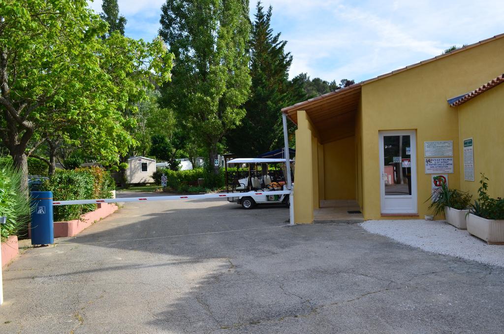 Camping La Vidaresse Hotel Sainte-Anastasie-sur-Issole Eksteriør billede