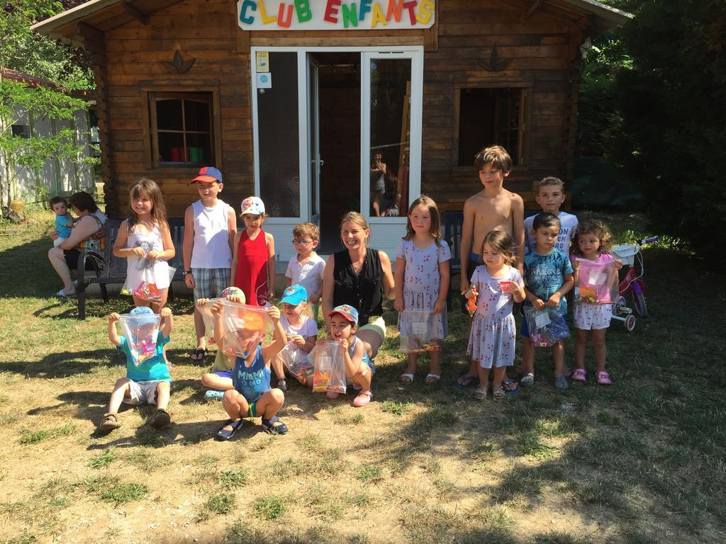 Camping La Vidaresse Hotel Sainte-Anastasie-sur-Issole Eksteriør billede
