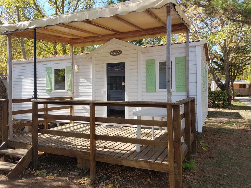 Camping La Vidaresse Hotel Sainte-Anastasie-sur-Issole Eksteriør billede
