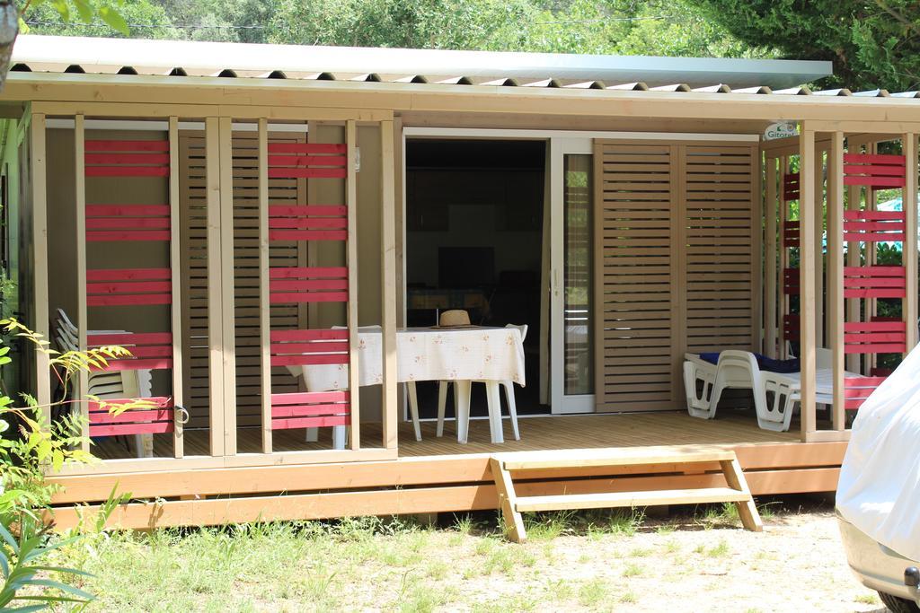 Camping La Vidaresse Hotel Sainte-Anastasie-sur-Issole Eksteriør billede