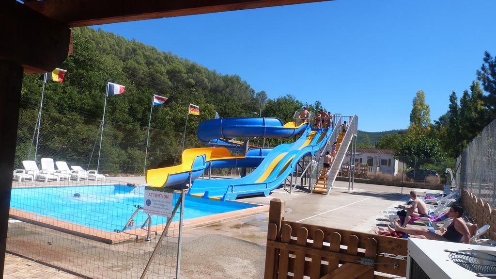Camping La Vidaresse Hotel Sainte-Anastasie-sur-Issole Eksteriør billede